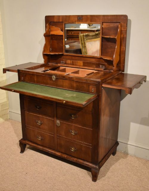 18TH CENTURY WALNUT GENTS DRESSING CHEST - ADDITIONAL PHOTO 4
