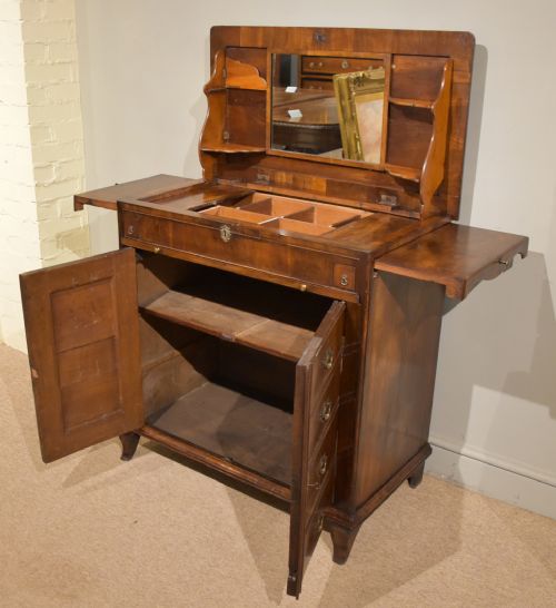 18TH CENTURY WALNUT GENTS DRESSING CHEST - ADDITIONAL PHOTO 5