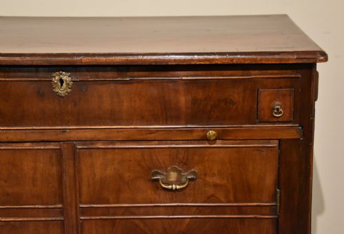 18TH CENTURY WALNUT GENTS DRESSING CHEST - ADDITIONAL PHOTO 8