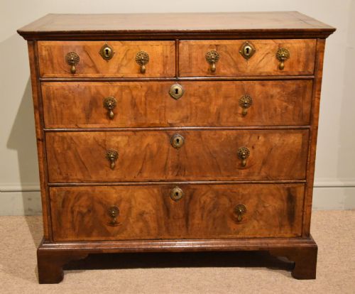 george i walnut chest of drawers - CATEGORY: ANTIQUE CHEST OF DRAWERS - DATED 18TH CENTURY