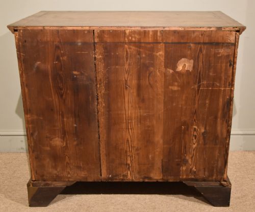 GEORGE I WALNUT CHEST OF DRAWERS - ADDITIONAL PHOTO 8