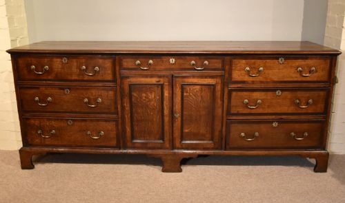 large george ii oak dresser base - CATEGORY: ANTIQUE SIDEBOARDS - DATED 18TH CENTURY