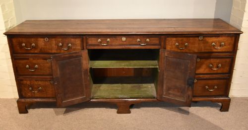 LARGE GEORGE II OAK DRESSER BASE - ADDITIONAL PHOTO 3