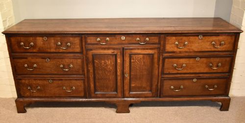 LARGE GEORGE II OAK DRESSER BASE - ADDITIONAL PHOTO 4
