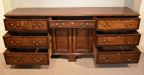 LARGE GEORGE II OAK DRESSER BASE - ADDITIONAL PHOTO 5