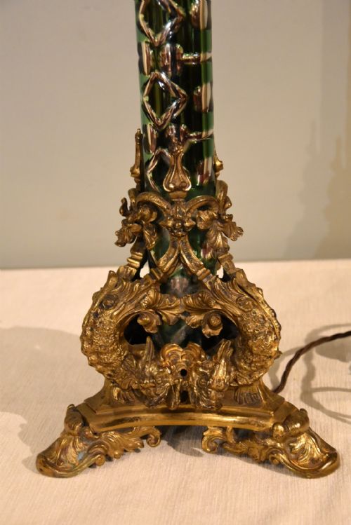 19TH CENTURY GREEN GLASS GILT ORMOLU TABLE LAMP - ADDITIONAL PHOTO 1