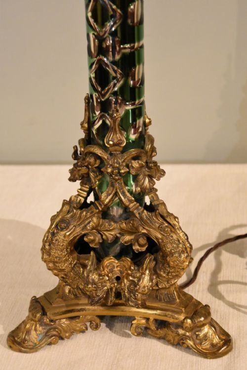 19TH CENTURY GREEN GLASS GILT ORMOLU TABLE LAMP - ADDITIONAL PHOTO 3