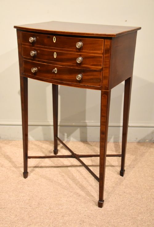 REGENCY MAHOGANY BOW FRONTED SIDE TABLE - ADDITIONAL PHOTO 2