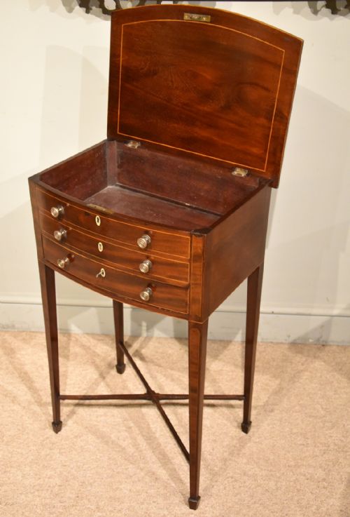 REGENCY MAHOGANY BOW FRONTED SIDE TABLE - ADDITIONAL PHOTO 3