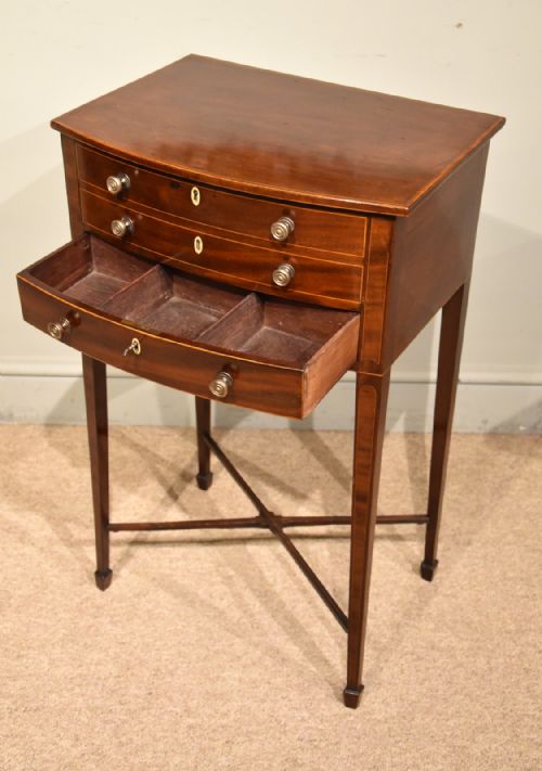 REGENCY MAHOGANY BOW FRONTED SIDE TABLE - ADDITIONAL PHOTO 4