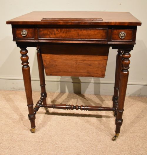 WILLIAM IV MAHOGANY GAMES TABLE - ADDITIONAL PHOTO 1