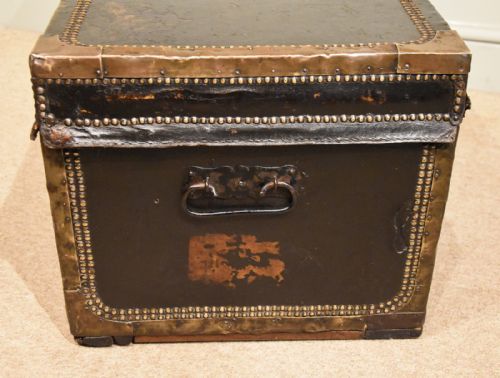 EARLY 19TH CENTURY COACHING TRUNK - ADDITIONAL PHOTO 2