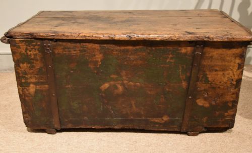 18TH CENTURY PINE AND IRON BOUND TRUNK - ADDITIONAL PHOTO 6