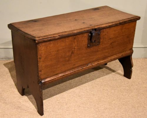 17TH CENTURY OAK COFFER WEAPON CHEST - ADDITIONAL PHOTO 3