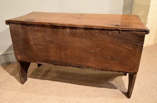 17TH CENTURY OAK COFFER WEAPON CHEST - ADDITIONAL PHOTO 5
