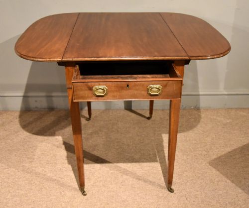 GEORGE III MAHOGANY PEMBROKE TABLE - ADDITIONAL PHOTO 2