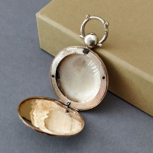VICTORIAN 15CT GOLD LOCKET - ADDITIONAL PHOTO 5