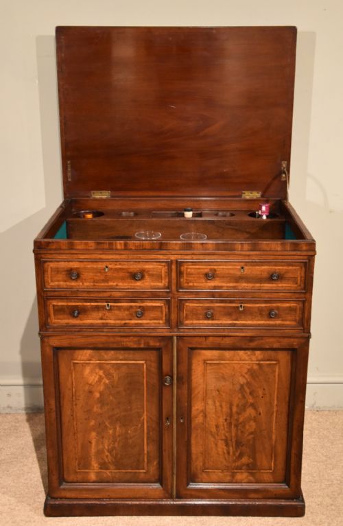 regency period mahogany chest of drawers - CATEGORY: ANTIQUE CUPBOARDS - DATED 19TH CENTURY