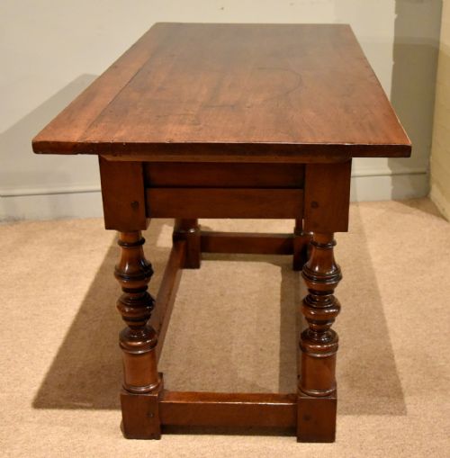EARLY 18TH CENTURY SPANISH WALNUT SERVING SIDE TABLE - ADDITIONAL PHOTO 3