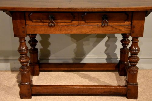 EARLY 18TH CENTURY SPANISH WALNUT SERVING SIDE TABLE - ADDITIONAL PHOTO 5