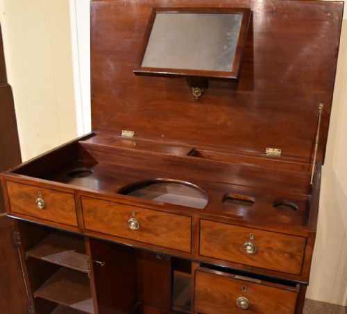 GEORGE III MAHOGANY DRESSING CHEST - ADDITIONAL PHOTO 3