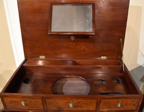 GEORGE III MAHOGANY DRESSING CHEST - ADDITIONAL PHOTO 4