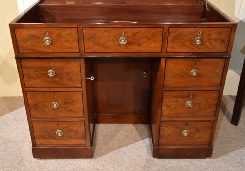 GEORGE III MAHOGANY DRESSING CHEST - ADDITIONAL PHOTO 6