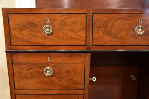 GEORGE III MAHOGANY DRESSING CHEST - ADDITIONAL PHOTO 7