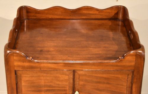 MAHOGANY LATE 18TH CENTURY BEDSIDE CUPBOARD - ADDITIONAL PHOTO 3
