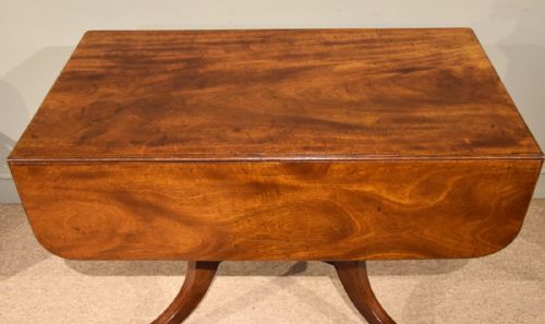 A MAHOGANY REGENCY PEMBROKE TABLE - ADDITIONAL PHOTO 2