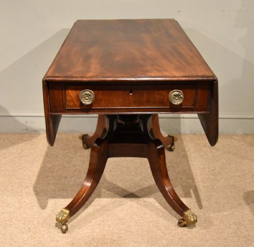 A MAHOGANY REGENCY PEMBROKE TABLE - ADDITIONAL PHOTO 5