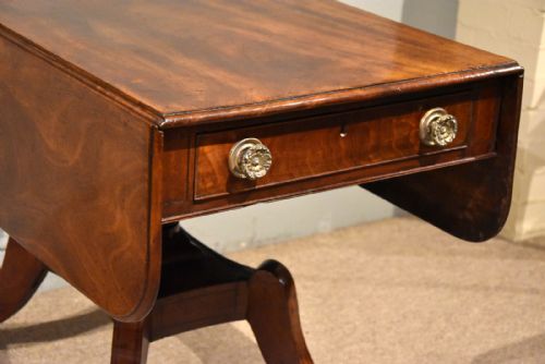 A MAHOGANY REGENCY PEMBROKE TABLE - ADDITIONAL PHOTO 6