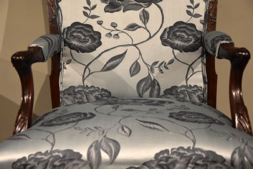 19TH CENTURY GAINSBOROUGH ARMCHAIR - ADDITIONAL PHOTO 4