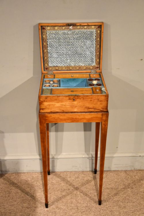 18TH CENTURY SATINWOOD EMBROIDERY SEWING BOX - ADDITIONAL PHOTO 4