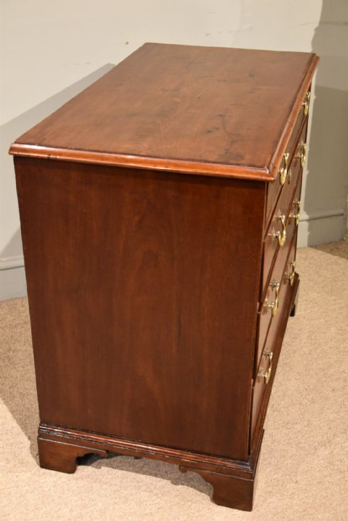 GEORGE III MAHOGANY CHEST OF DRAWERS - ADDITIONAL PHOTO 7