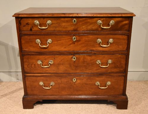 george iii mahogany chest of drawers - CATEGORY: ANTIQUE CHEST OF DRAWERS - DATED GEORGIAN