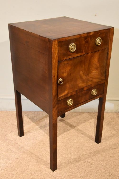 GEORGE III MAHOGANY BEDSIDE CABINET - ADDITIONAL PHOTO 3