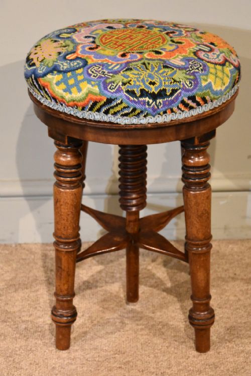 regency walnut adjustable piano stool - CATEGORY: ANTIQUE TABLES - DATED 19TH CENTURY