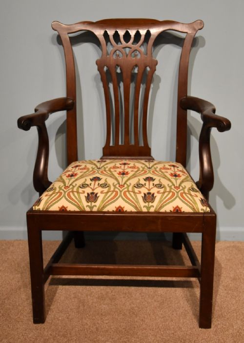 18th century chippendale period mahogany armchair - CATEGORY: ANTIQUE CHAIRS - DATED 18TH CENTURY