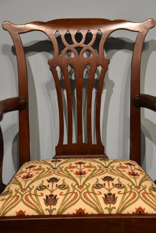 18TH CENTURY CHIPPENDALE PERIOD MAHOGANY ARMCHAIR - ADDITIONAL PHOTO 1