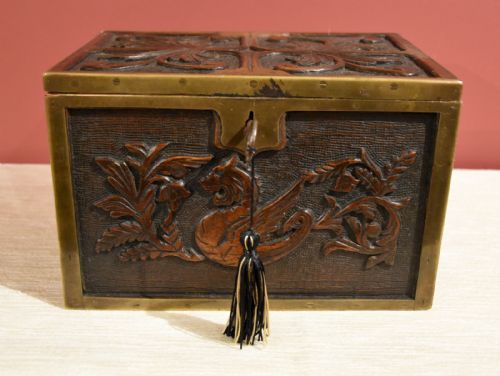 CONTINENTAL 19TH CENTURY CARVED OAK CASKET BOX - ADDITIONAL PHOTO 1