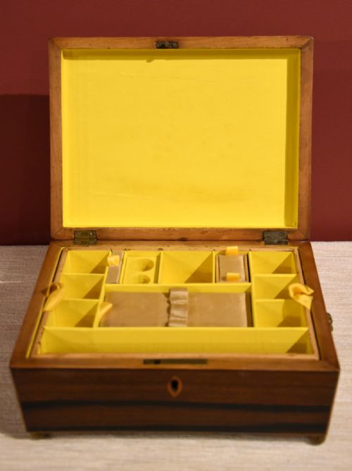 REGENCY TONBRIDGE CASTLE ROSEWOOD SEWING BOX - ADDITIONAL PHOTO 2