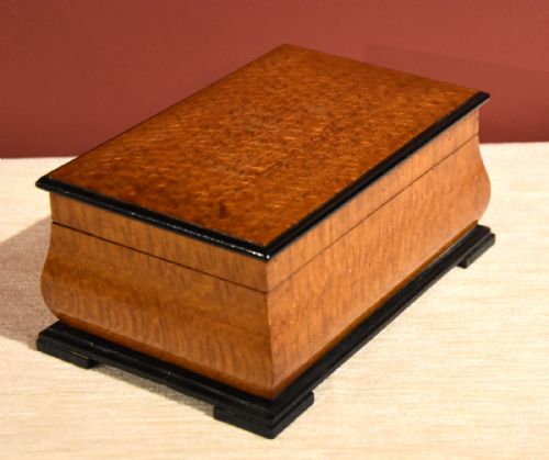 EARLY 20TH CENTURY MAHOGANY DUNHILL CIGAR BOX - ADDITIONAL PHOTO 1