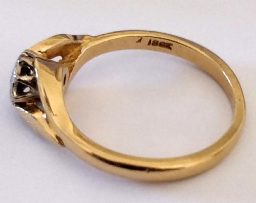 MID 20TH CENTURY 18CT GOLD DIAMOND ENGAGEMENT SOLITAIRE RING SIZE O - ADDITIONAL PHOTO 4