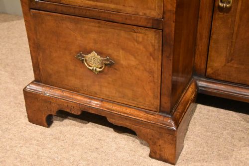 QUEEN ANNE STYLE WALNUT KNEEHOLE DESK - ADDITIONAL PHOTO 8