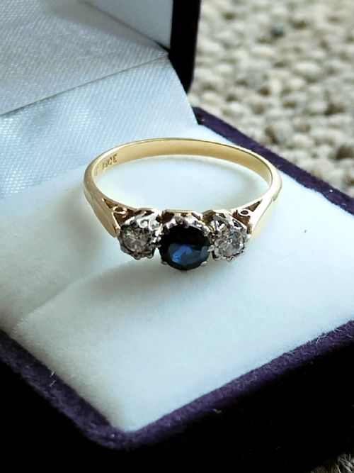 art deco 18ct gold platinum sapphire diamond trilogy ring - CATEGORY: ANTIQUE JEWELLERY - DATED 1920