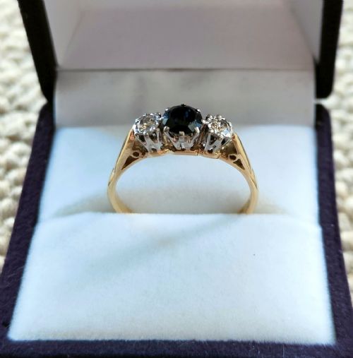 ART DECO 18CT GOLD PLATINUM SAPPHIRE DIAMOND TRILOGY RING - ADDITIONAL PHOTO 11