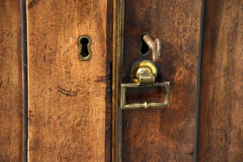 MID 18TH CENTURY MAHOGANY LINEN PRESS - ADDITIONAL PHOTO 8