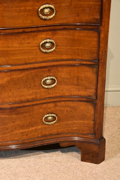 GEORGE III SERPENTINE MAHOGANY CHEST OF DRAWERS - ADDITIONAL PHOTO 8