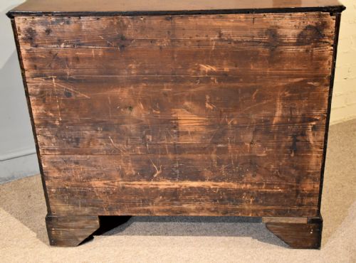 GEORGE III SERPENTINE MAHOGANY CHEST OF DRAWERS - ADDITIONAL PHOTO 9